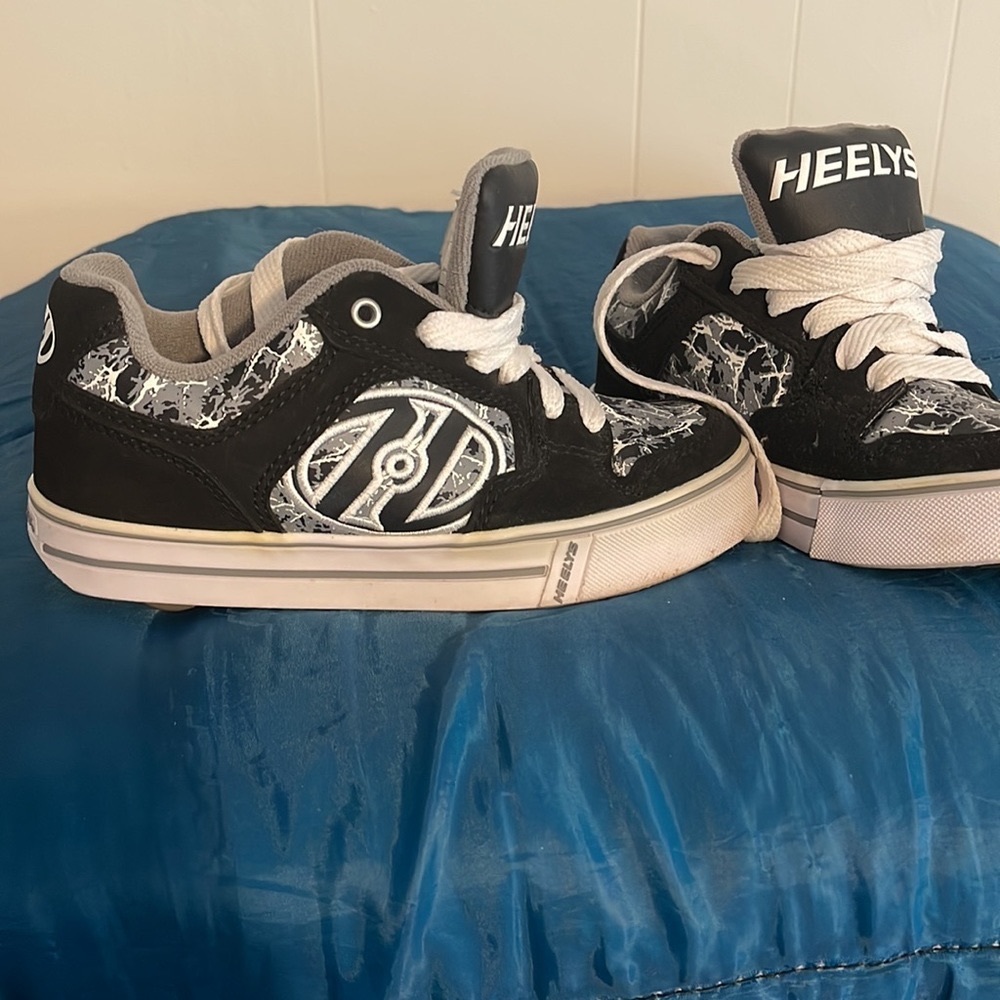 Size 1 Heelys